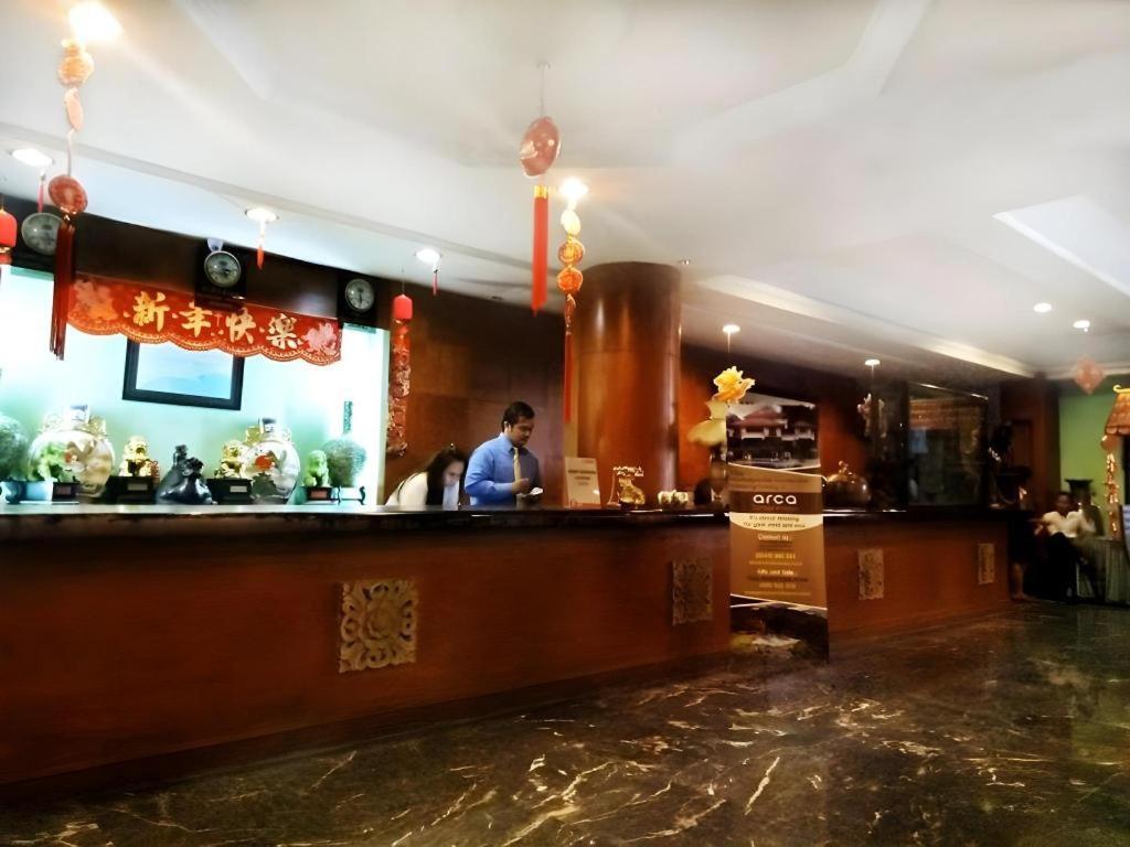 New Grand Park Hotel Surabaya Exterior foto